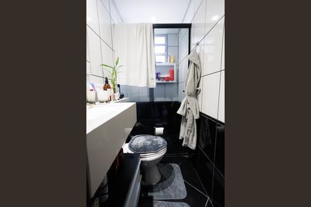 Apartamento à venda com 55m², 2 quartos e 1 vaga Apartamento à venda com 55m², 2 quartos e 1 vagaBanheiro
