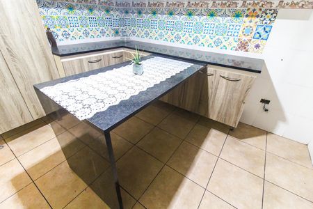 Casa de condomínio para alugar com 80m², 2 quartos e 1 vagaCozinha 
