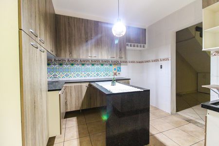 Casa de condomínio para alugar com 80m², 2 quartos e 1 vagaCozinha 