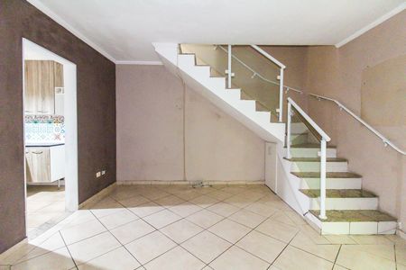 Sala de casa de condomínio para alugar com 2 quartos, 80m² em Vila Perracini, Poá