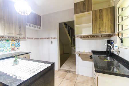 Casa de condomínio para alugar com 80m², 2 quartos e 1 vagaCozinha 
