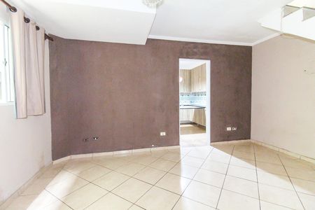 Sala de casa de condomínio para alugar com 2 quartos, 80m² em Vila Perracini, Poá