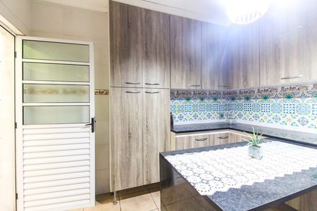Casa de condomínio para alugar com 80m², 2 quartos e 1 vagaCozinha 