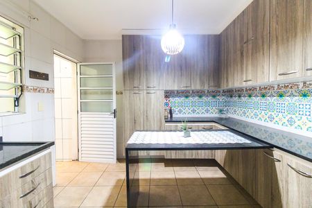 Casa de condomínio para alugar com 80m², 2 quartos e 1 vagaCozinha 