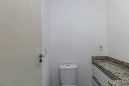 Apartamento à venda com 68m², 2 quartos e 2 vagas Apartamento à venda com 68m², 2 quartos e 2 vagasBanheiro da Suíte
