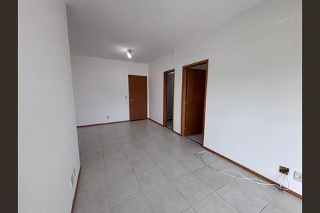 Sala de apartamento para alugar com 3 quartos, 85m² em Recreio dos Bandeirantes, Rio de Janeiro