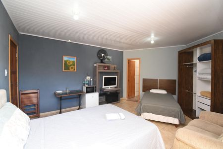 Casa à venda com 443m², 5 quartos e 5 vagasQuarto Externo 2