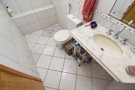 Casa à venda com 443m², 5 quartos e 5 vagasBanheiro da Suíte 3