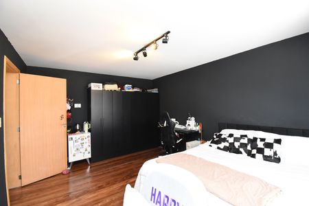 Casa à venda com 443m², 5 quartos e 5 vagasSuíte 3