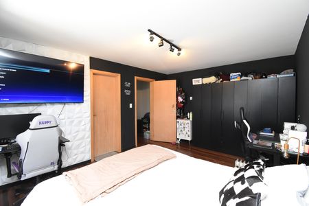 Casa à venda com 443m², 5 quartos e 5 vagasSuíte 3