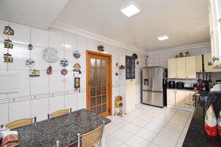 Casa à venda com 443m², 5 quartos e 5 vagasCozinha