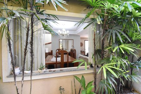 Casa à venda com 443m², 5 quartos e 5 vagasÁrea externa