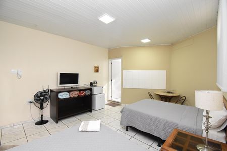 Casa à venda com 443m², 5 quartos e 5 vagasQuarto Externo 1