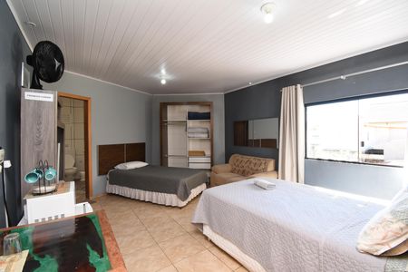 Casa à venda com 443m², 5 quartos e 5 vagasQuarto Externo 2