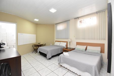 Casa à venda com 443m², 5 quartos e 5 vagasQuarto Externo 1