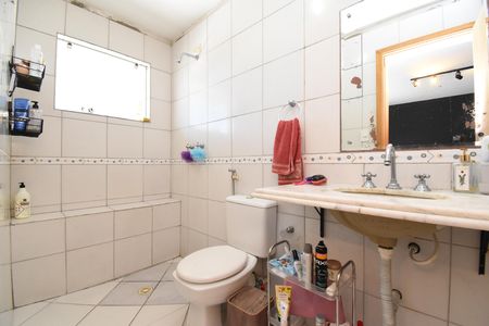 Casa à venda com 443m², 5 quartos e 5 vagasBanheiro da Suíte 3