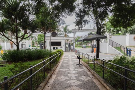 Apartamento para alugar com 44m², 2 quartos e 1 vaga Apartamento para alugar com 44m², 2 quartos e 1 vagaFachada