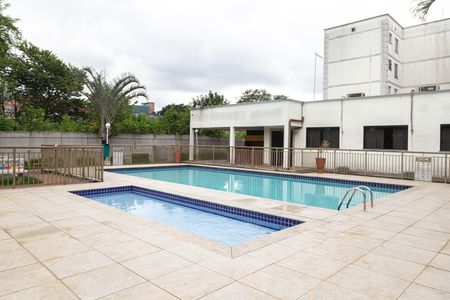 Apartamento para alugar com 44m², 2 quartos e 1 vaga Apartamento para alugar com 44m², 2 quartos e 1 vagaÁrea comum - Piscina