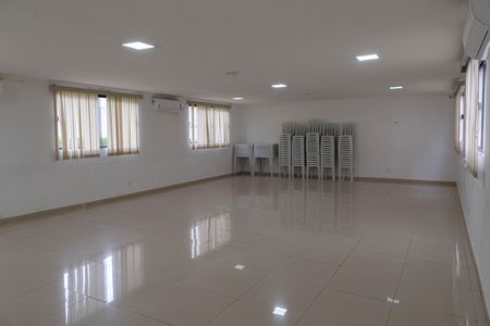 Apartamento para alugar com 44m², 2 quartos e 1 vaga Apartamento para alugar com 44m², 2 quartos e 1 vagaÁrea comum - Salão de festas