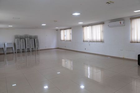 Apartamento para alugar com 44m², 2 quartos e 1 vaga Apartamento para alugar com 44m², 2 quartos e 1 vagaÁrea comum - Salão de festas