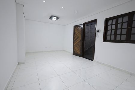 Casa para alugar com 150m², 3 quartos e 2 vagas Casa para alugar com 150m², 3 quartos e 2 vagasSala