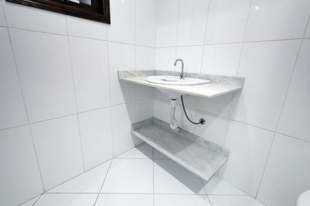 Casa para alugar com 150m², 3 quartos e 2 vagas Casa para alugar com 150m², 3 quartos e 2 vagasBanheiro Suíte 1