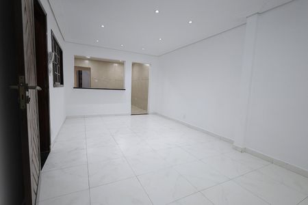 Casa para alugar com 150m², 3 quartos e 2 vagas Casa para alugar com 150m², 3 quartos e 2 vagasSala