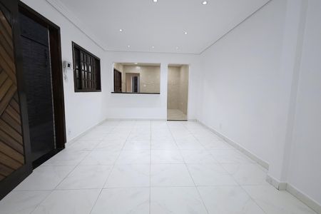 Casa para alugar com 150m², 3 quartos e 2 vagas Casa para alugar com 150m², 3 quartos e 2 vagasSala