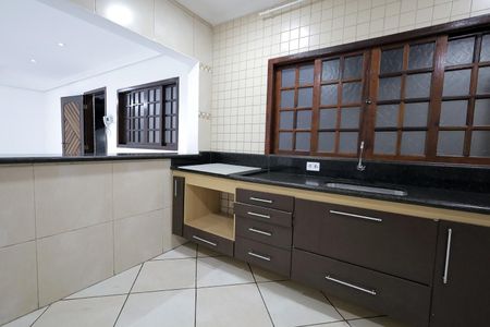 Casa para alugar com 150m², 3 quartos e 2 vagas Casa para alugar com 150m², 3 quartos e 2 vagasCozinha