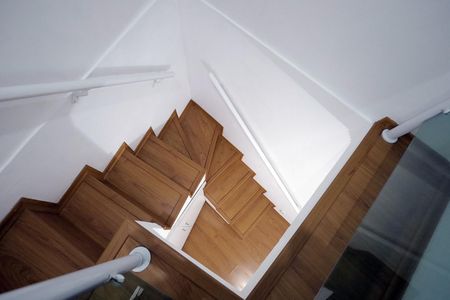 Casa para alugar com 150m², 3 quartos e 2 vagas Casa para alugar com 150m², 3 quartos e 2 vagasEscada