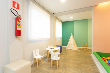 Apartamento para alugar com 35m², 2 quartos e sem vaga Apartamento para alugar com 35m², 2 quartos e sem vagaÁrea comum - Brinquedoteca