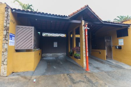 Casa de condomínio à venda com 90m², 2 quartos e 2 vagas Casa de condomínio à venda com 90m², 2 quartos e 2 vagasFachada
