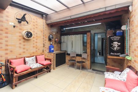 Casa de condomínio à venda com 90m², 2 quartos e 2 vagas Casa de condomínio à venda com 90m², 2 quartos e 2 vagasQuintal - Churrasqueira