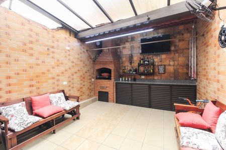 Casa de condomínio à venda com 90m², 2 quartos e 2 vagas Casa de condomínio à venda com 90m², 2 quartos e 2 vagasQuintal - Churrasqueira