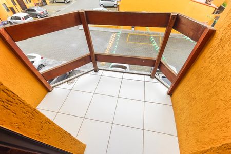 Casa de condomínio à venda com 90m², 2 quartos e 2 vagas Casa de condomínio à venda com 90m², 2 quartos e 2 vagasVaranda do Sótão