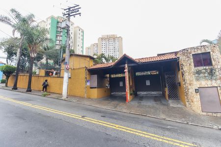 Casa de condomínio à venda com 90m², 2 quartos e 2 vagas Casa de condomínio à venda com 90m², 2 quartos e 2 vagasFachada