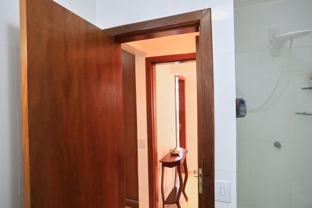 Apartamento para alugar com 100m², 3 quartos e sem vaga Apartamento para alugar com 100m², 3 quartos e sem vagaBanheiro da Suíte