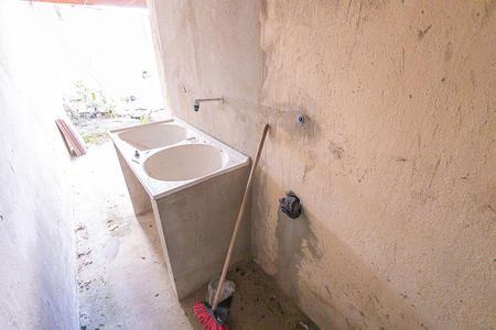 Casa à venda com 200m², 2 quartos e 2 vagas Casa à venda com 200m², 2 quartos e 2 vagasÁrea de serviço