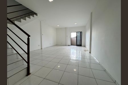 Casa à venda com 4 quartos, 352m² em Heliópolis, Belo Horizonte