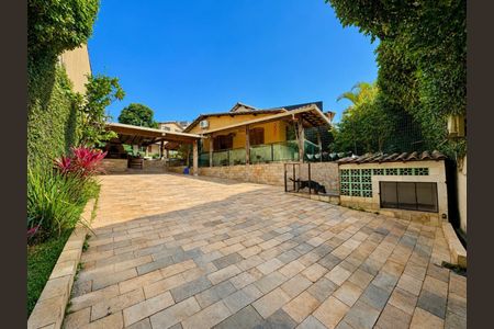 Casa à venda com 483m², 4 quartos e 6 vagas