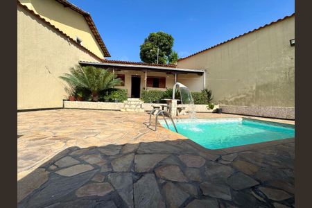 Casa à venda com 483m², 4 quartos e 6 vagas