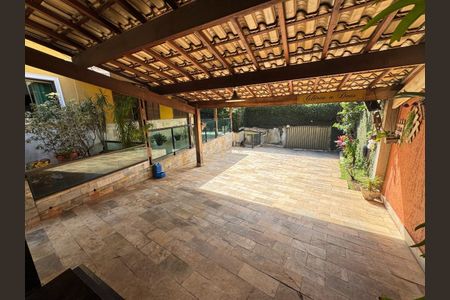 Casa à venda com 483m², 4 quartos e 6 vagas