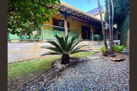 Casa à venda com 483m², 4 quartos e 6 vagas