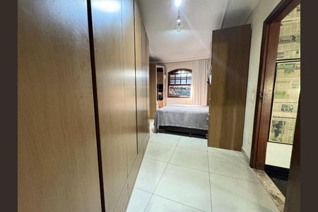 Casa à venda com 4 quartos, 483m² em Copacabana, Belo Horizonte