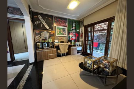 Casa à venda com 483m², 4 quartos e 6 vagas