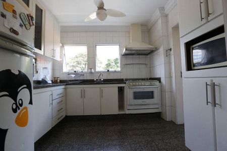 Apartamento à venda com 200m², 3 quartos e 2 vagas
