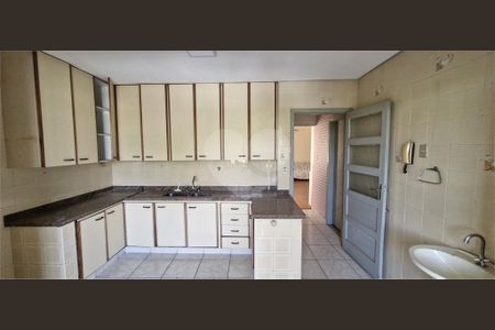 Casa à venda com 6 quartos, 328m² em Freguesia do Ó, São Paulo