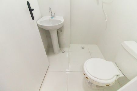 Apartamento para alugar com 33m², 2 quartos e sem vaga Apartamento para alugar com 33m², 2 quartos e sem vagaBanheiro