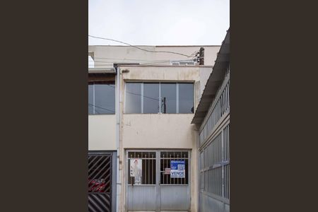 Casa à venda com 100m², 4 quartos e 2 vagasFachada