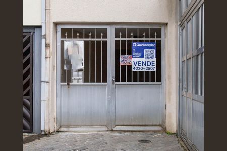 Casa à venda com 100m², 4 quartos e 2 vagasFachada